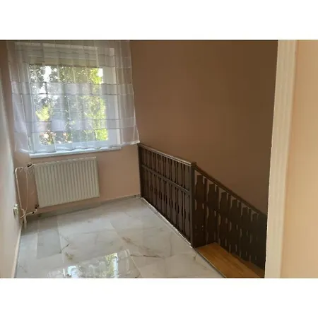 Aranyapartman Kisbajcs