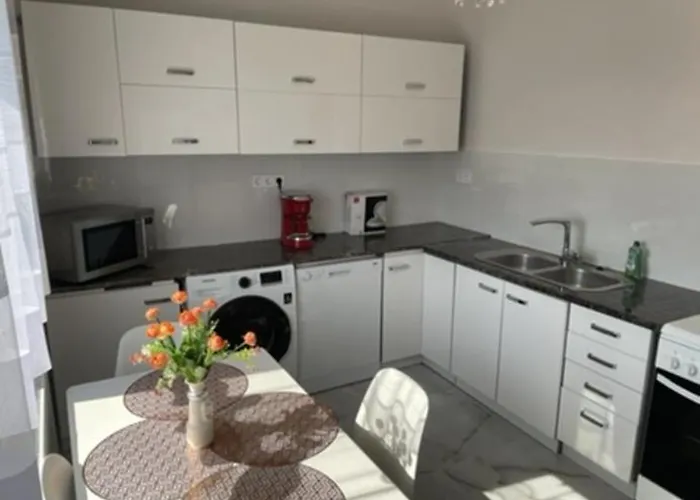 Aranyapartman Kisbajcs